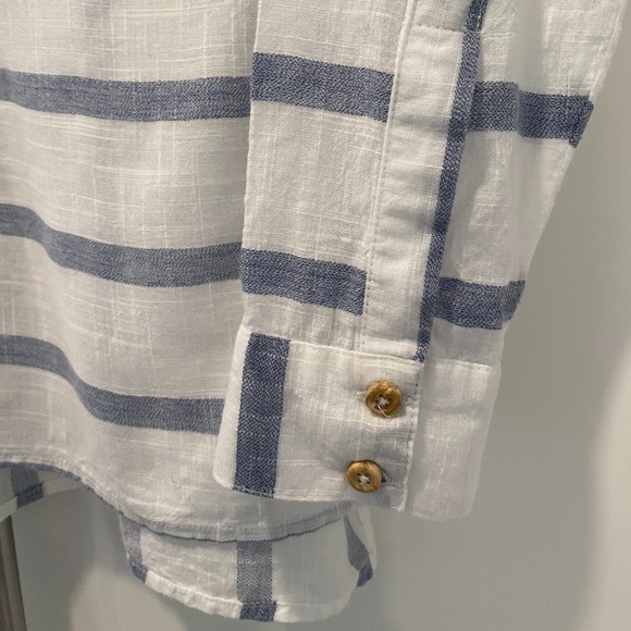 Dex Linen Blouse - Like New - Picture 3 of 8